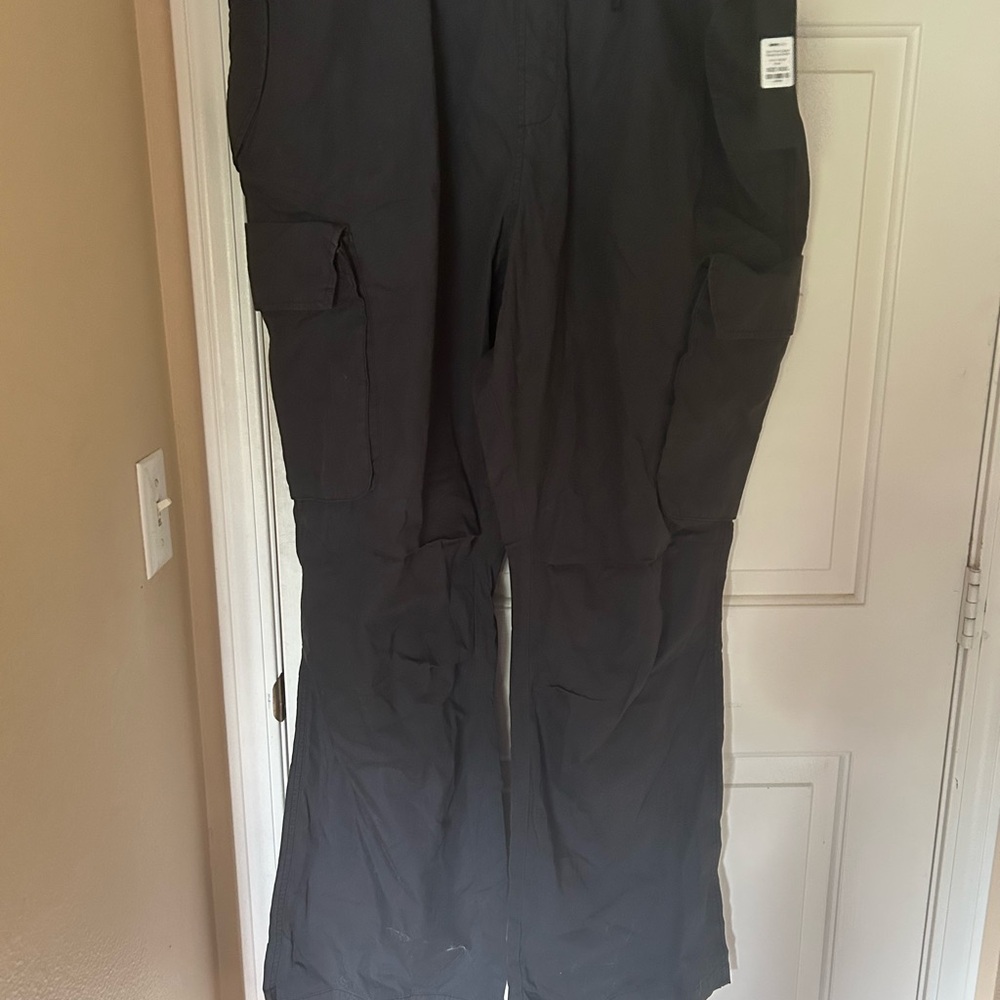 Men's Black Cargo Pants - Slim Flare Cargo Parachute